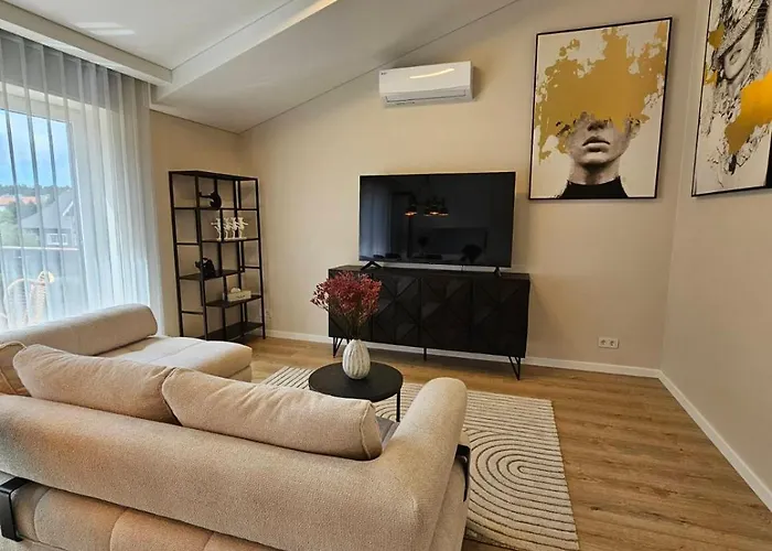 Vejo Glamones アパート パランガ